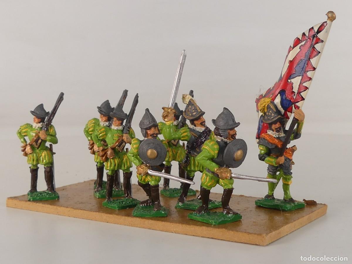 Jeux Anciens: FIGURAS PROBABLEMENTE WARHAMMER