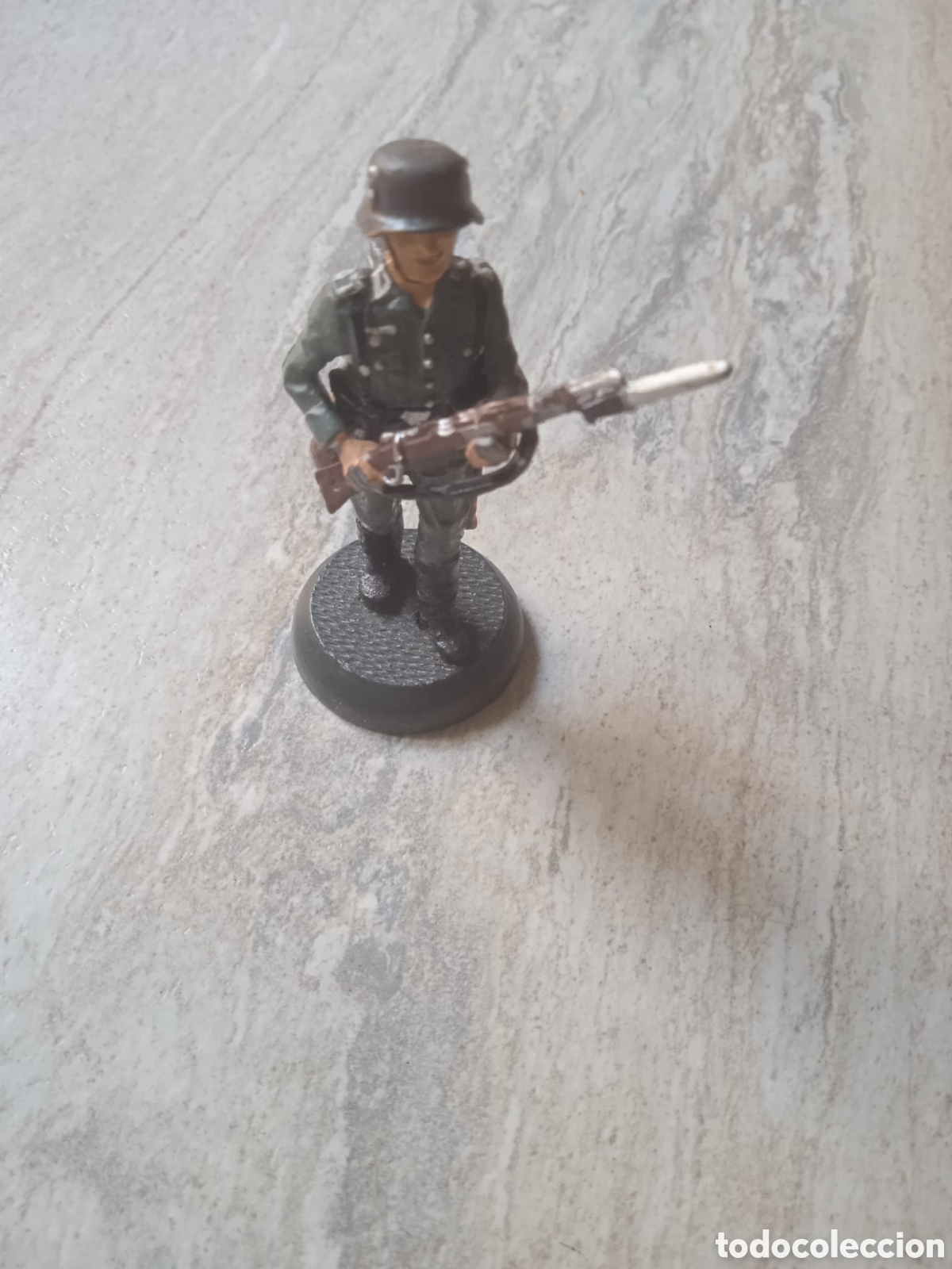 Juguetes antiguos: Soldado de plomo de Almirall Palou .