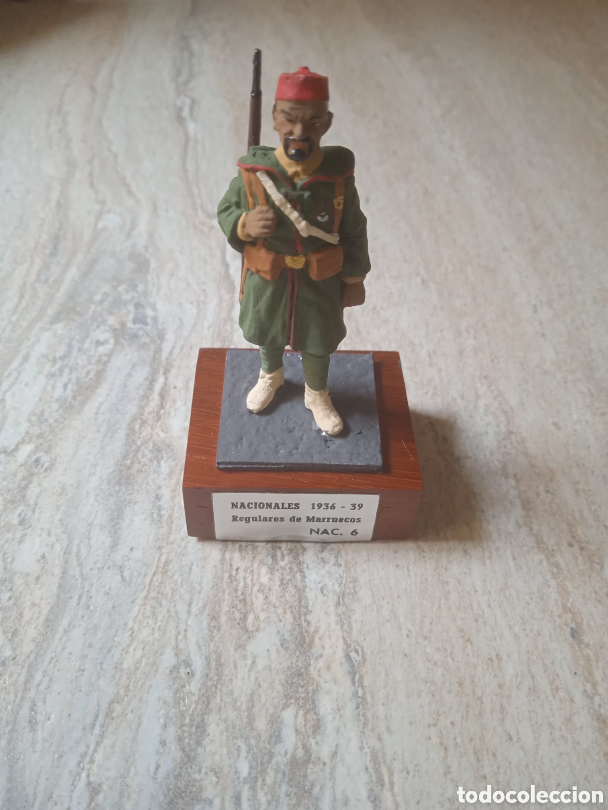 Juguetes antiguos: Soldado de plomo .Nacionales .Regulares de Marruecos 1936-39.