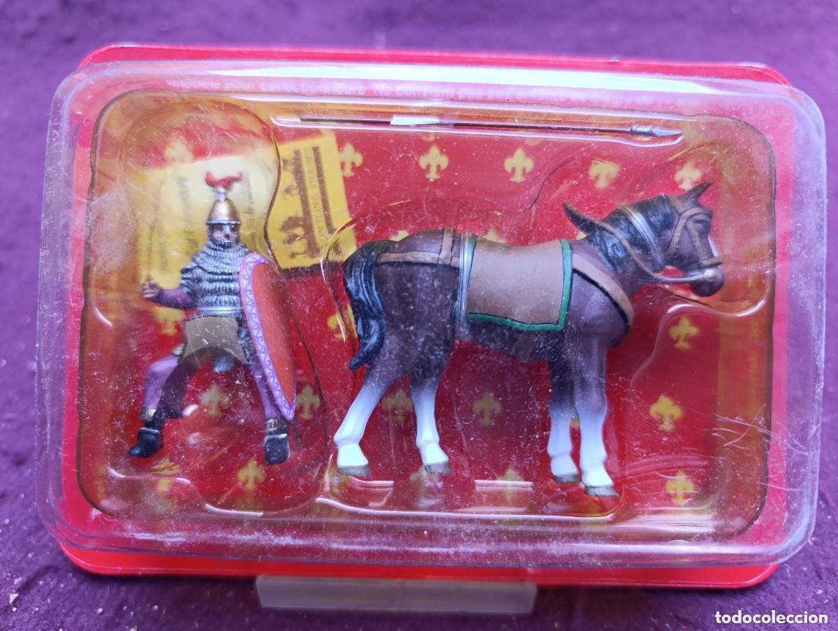 Jeux Anciens: Soldado de metal con caballo, en su blister, unos 18 x 13 x 5 cms. el blister