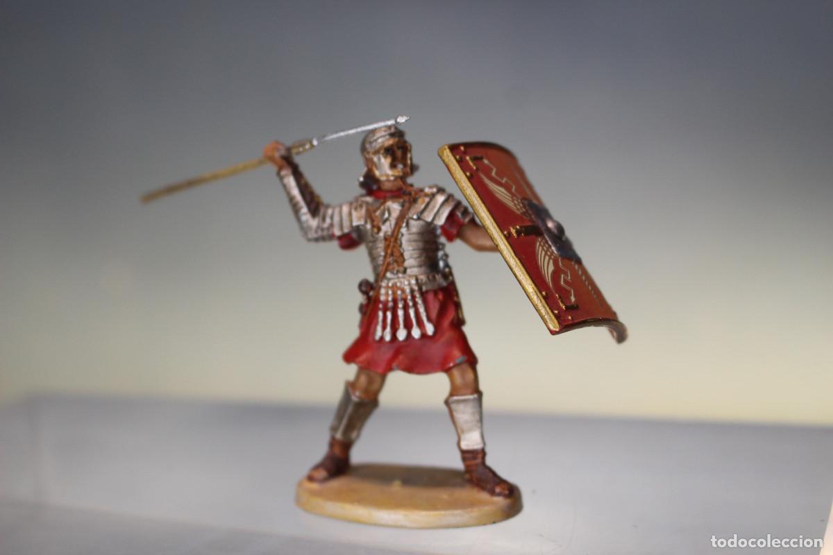 Juguetes antiguos: Soldado legionario romano. 1:32. Soldados de plomo de la Antigua Roma