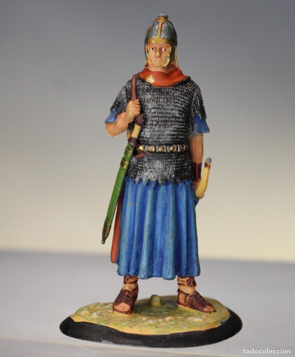 Juguetes antiguos: Arquero auxiliar hamita romano. 1:32. Soldados de plomo de la Antigua Roma