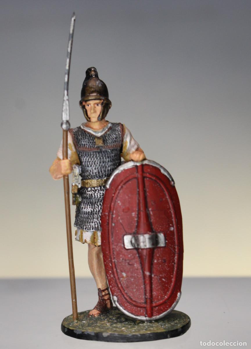 Juguetes antiguos: Hastati romano #38. 1:32. Soldados de plomo de la Antigua Roma