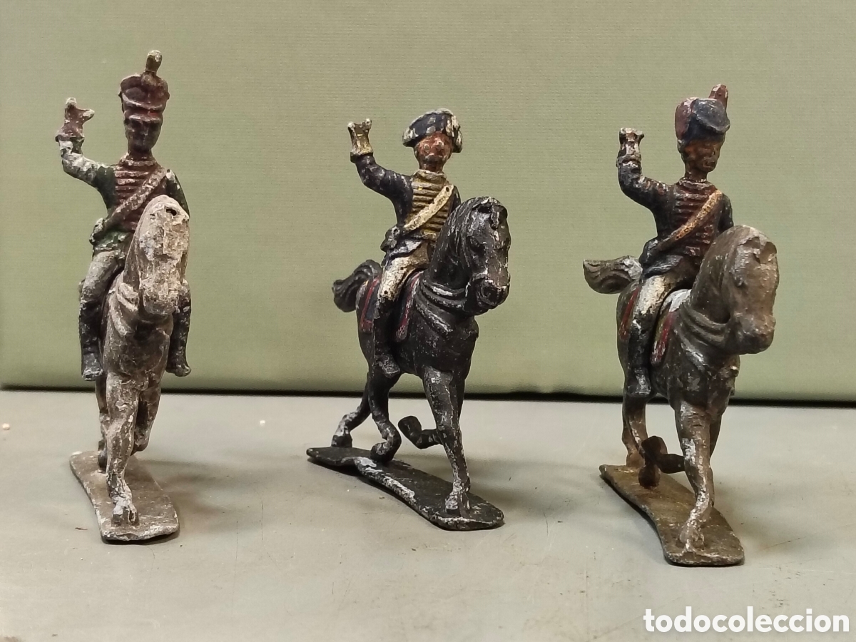 Juguetes antiguos: Lote tres soldados de plomo