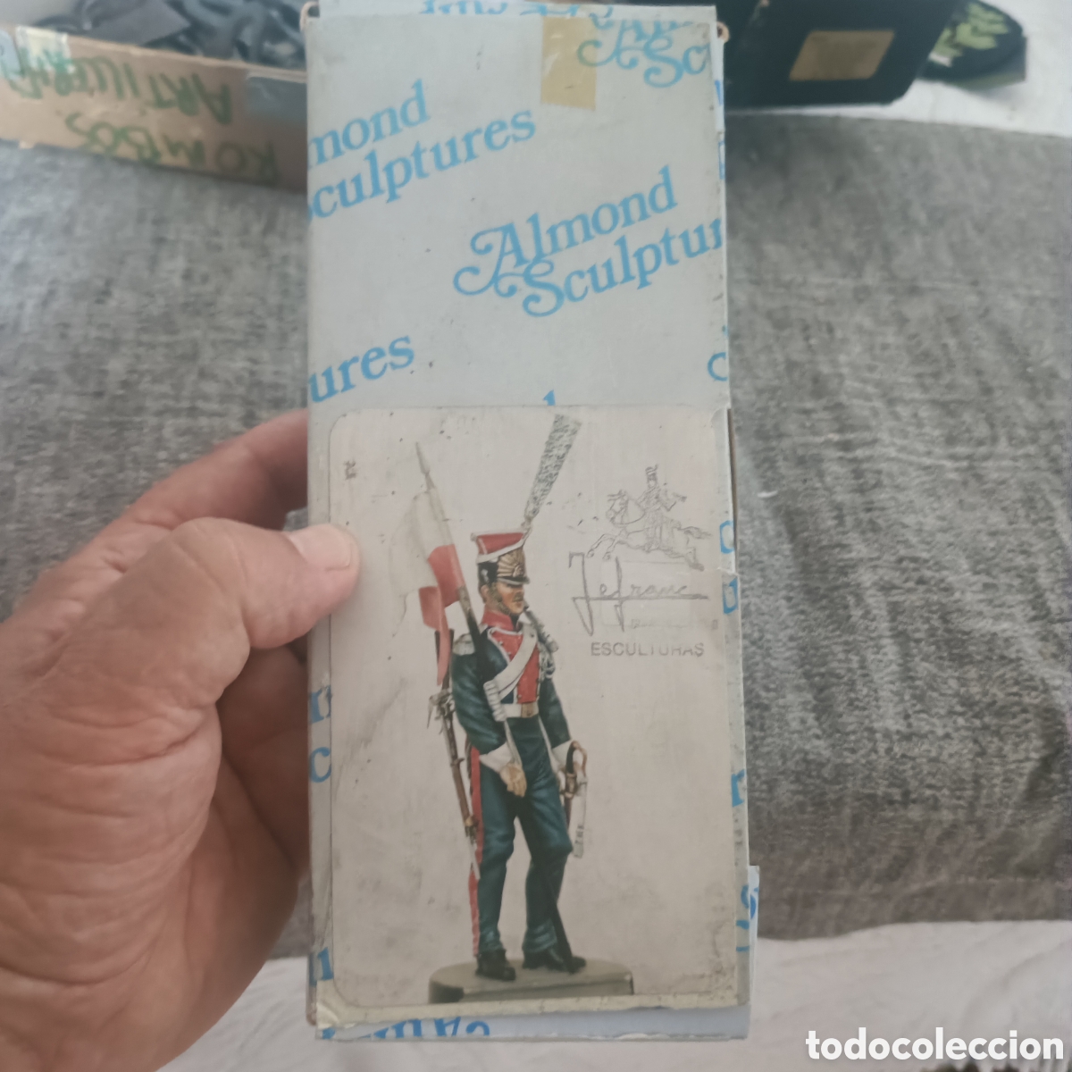 Juguetes antiguos: Antiguos soldado de plomo almond escultures lancero polaco