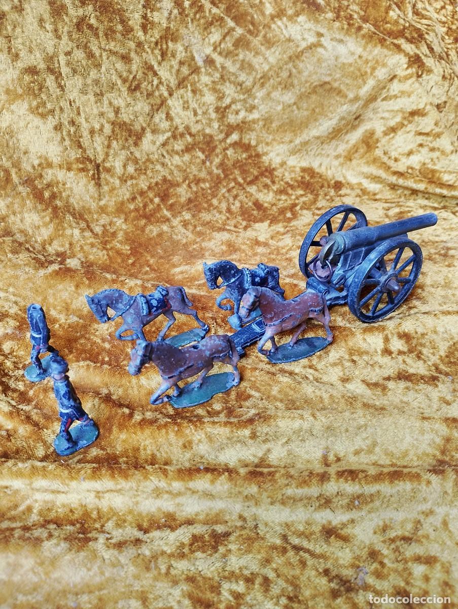 Juguetes antiguos: Reata de mulas transportando un ca&ntilde;&oacute;n conducidas por dos soldados uniforme alfonsino (a uno de ellos