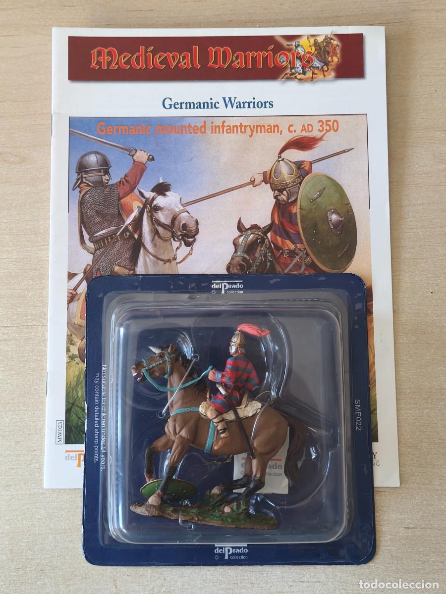 Juguetes antiguos: Caballero Medieval de plomo Germanic mounted infantryman 350. Se ha despegado el escudo aunque el bl