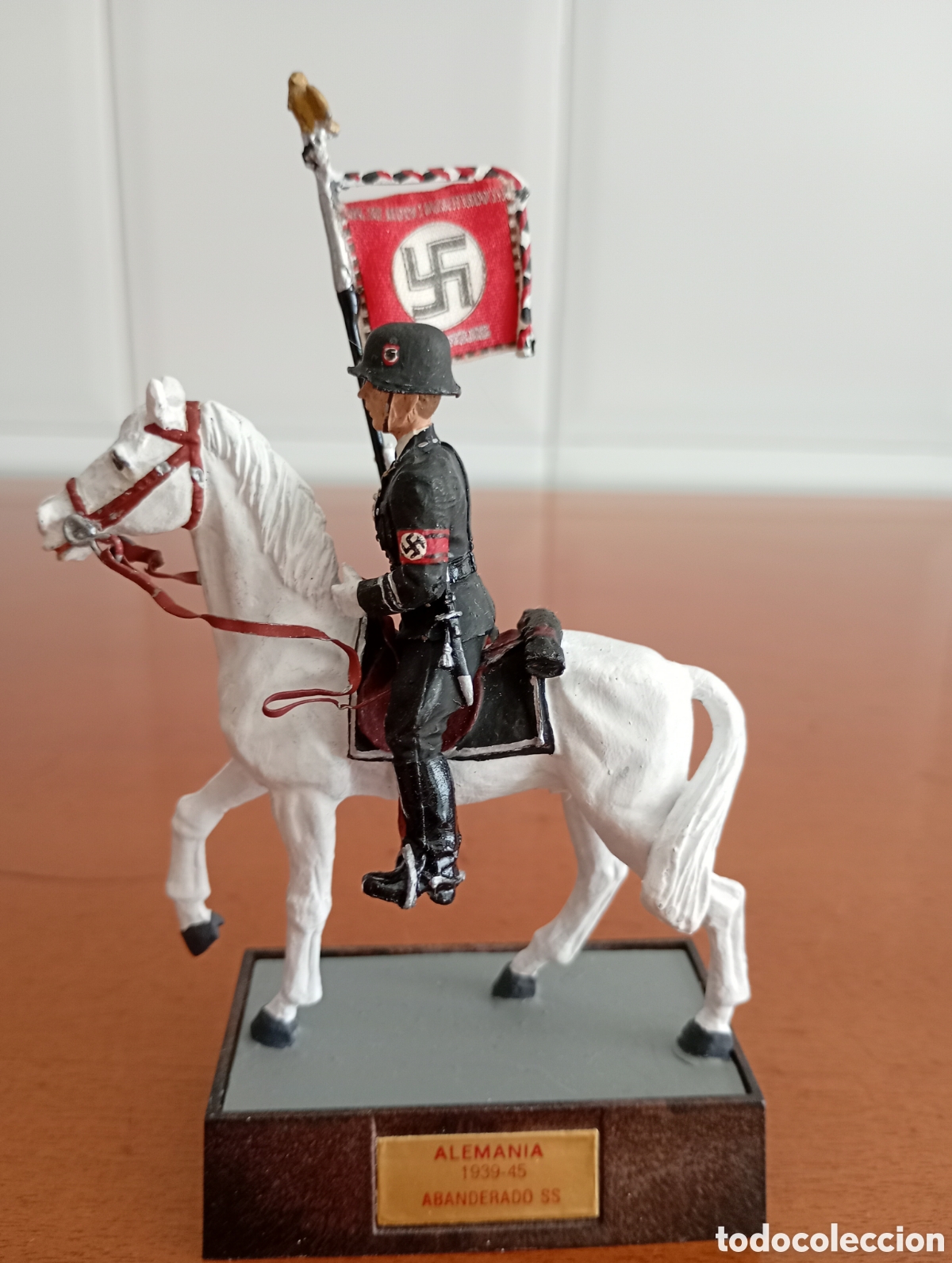 Juguetes antiguos: Soldat.Soldado de plomo.Abanderado SS a caballo