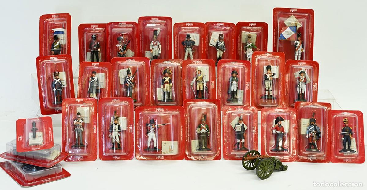 Juguetes antiguos: DEL PRADO, 24 soldados de infanter&iacute;a y oficiales
