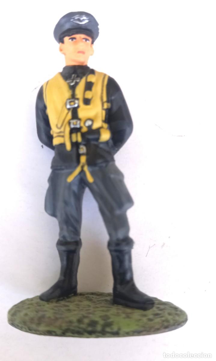 Juguetes antiguos: Figura de plomo Piloto alem&aacute;n