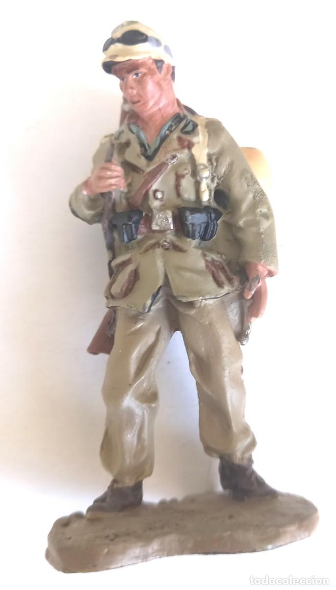 Juguetes antiguos: Figura de plomo de un Soldado del Africa Korps