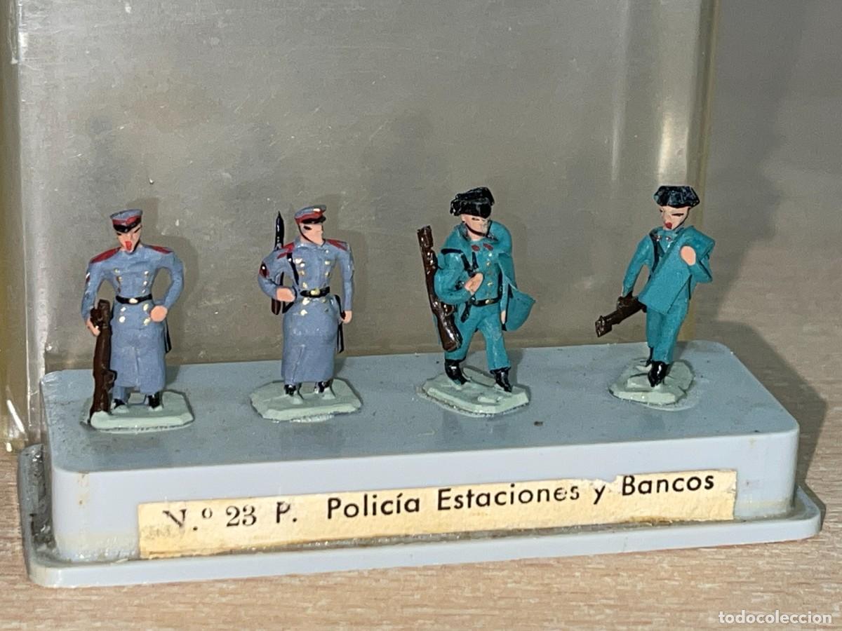 Juguetes antiguos: Alymer Miniploms N&ordm; 23 P. Polic&iacute;a Estaciones y Bancos H0 a&ntilde;os 70 soldaditos 1/87 Made in Spain