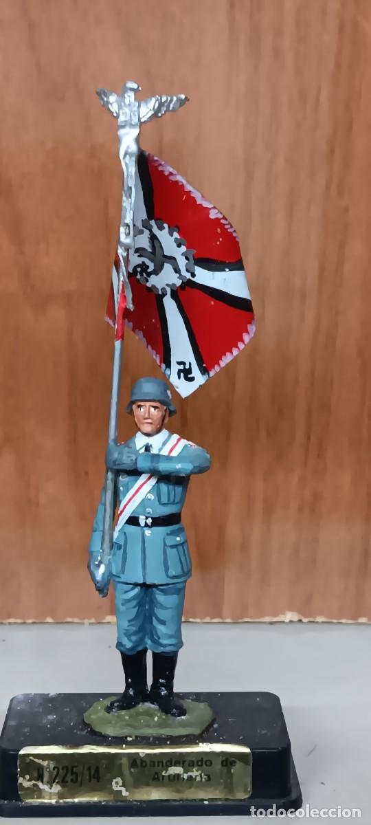 Old Toys: ABANDERADO DE ARTILLERIA n&ordm; 225/14 SOLDADOS ALYMER