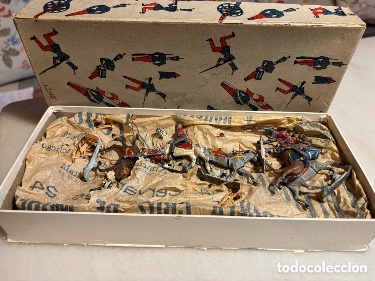 Old Toys: Caja con soldaditos de plomo husares 41. Pech hermanos. Barcelona. Caja original