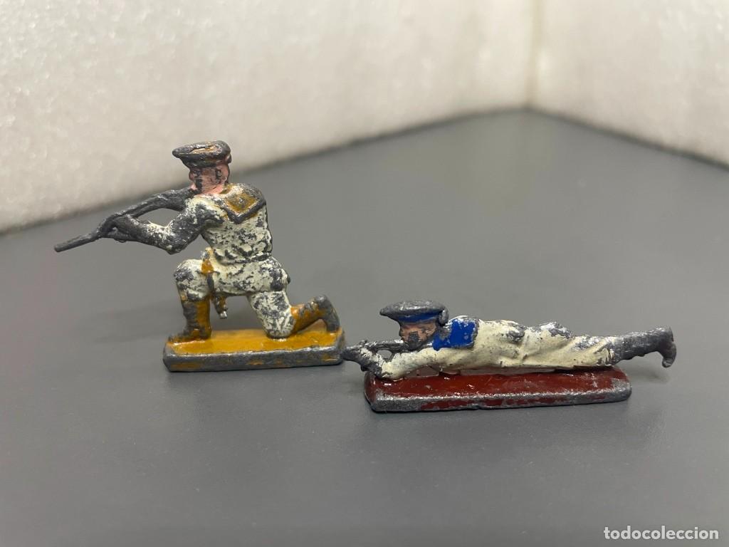 Juguetes antiguos: Lote de 2 Marineros de Plomo (Uniforme Blanco)