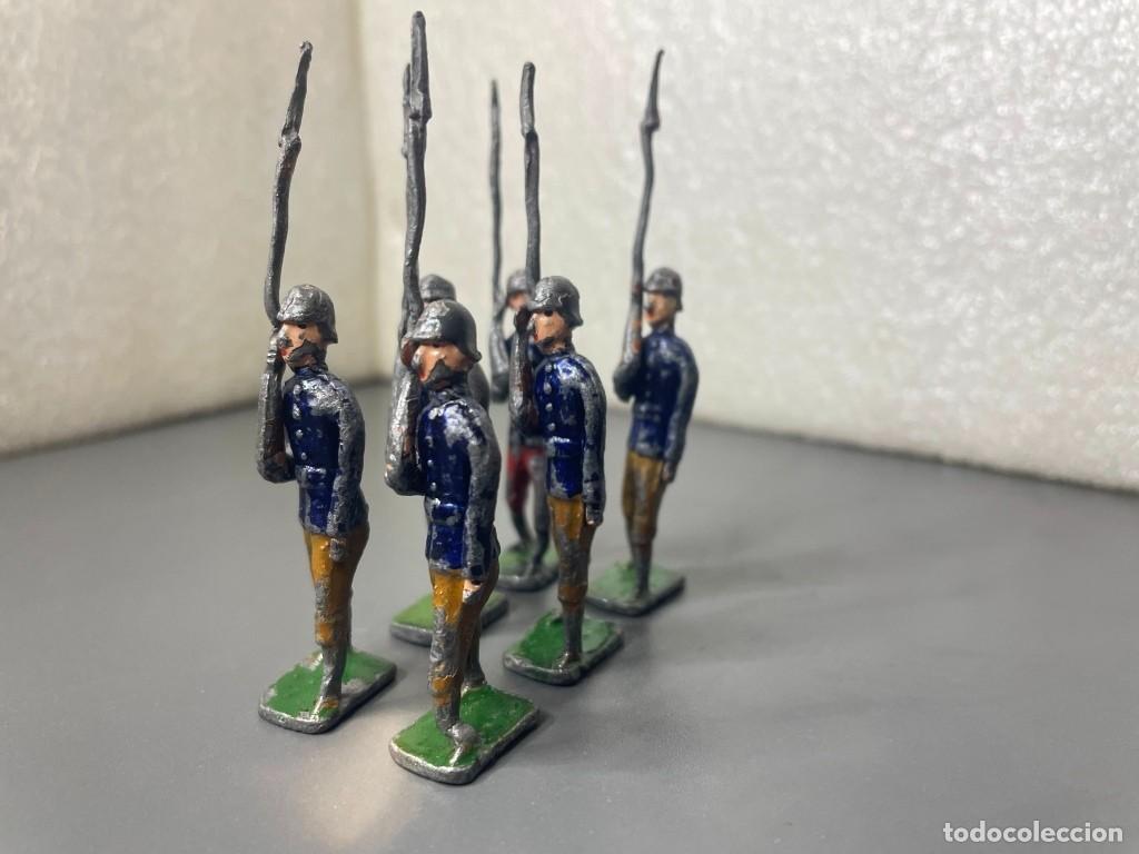 Juguetes antiguos: Lote de 6 soldados de Plomo Desfilando