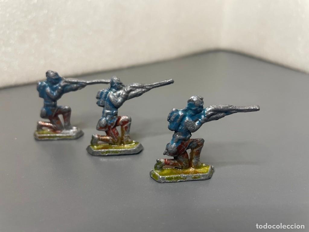 Juguetes antiguos: Lote 3 Soldados Plomo Infanter&iacute;a Francesa - Casanellas (Schneider) 30mm