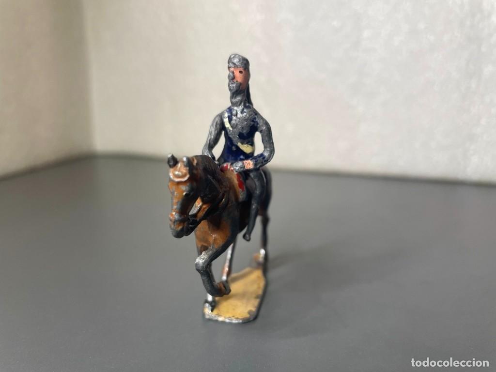 Juguetes antiguos: Figura de plomo a caballo - Capell / Casanellas, Teixido, ..
