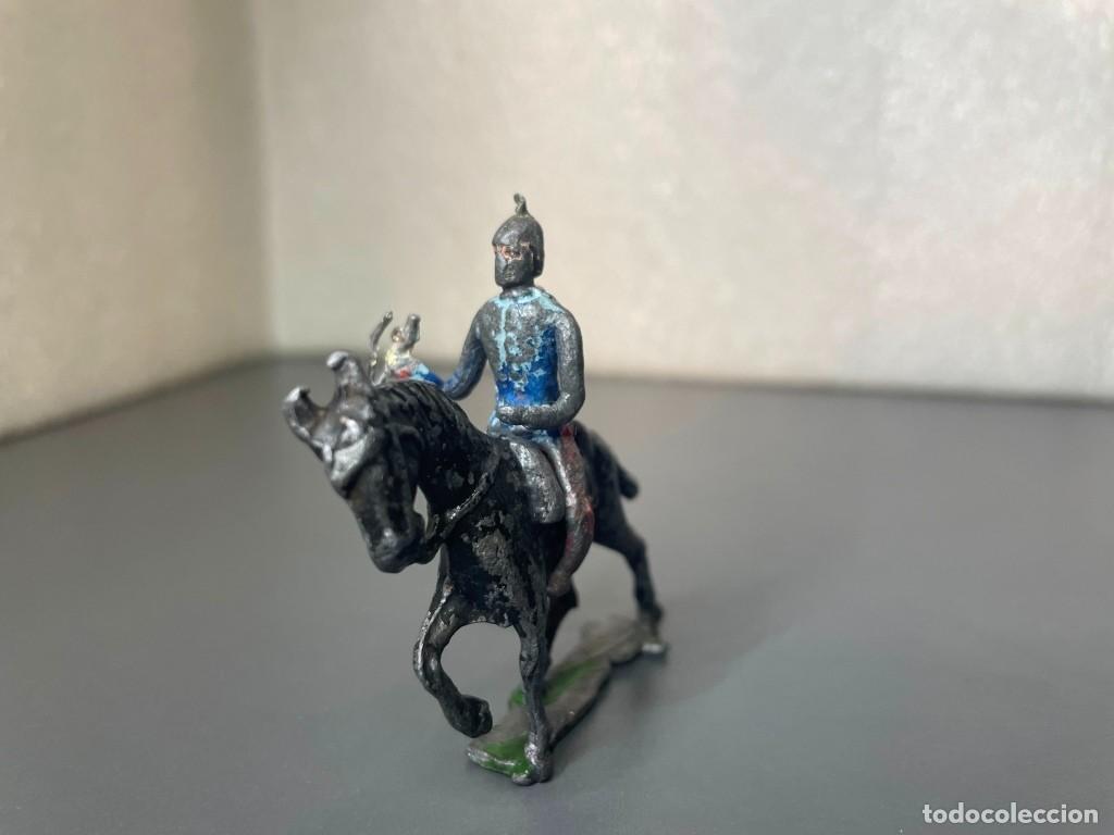 Juguetes antiguos: Figura de plomo a caballo - Capell / Casanellas, Teixido, ..