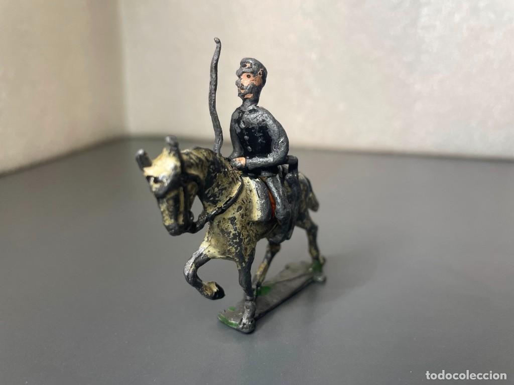 Juguetes antiguos: Figura de plomo a caballo - Capell / Casanellas, Teixido, ..