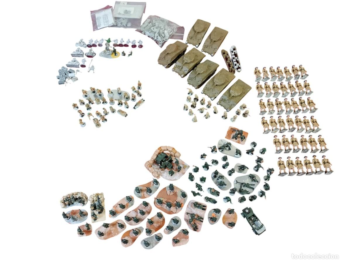 Juguetes antiguos: LOTE DE SOLDADOS DE PLOMO PINTADOS. BATALLONES DE SEGUNDA GUERRA MUNDIAL. 20-30MM. ESPA&Ntilde;A. C1970.