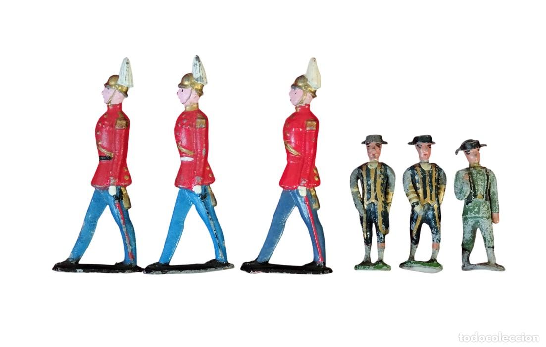 Juguetes antiguos: LOTE DE SOLDADOS DE PLOMO TRADICIONALES. INFANTER&Iacute;A DE LA GUARDIA REAL. ESPA&Ntilde;A. C. 1910 - 1930
