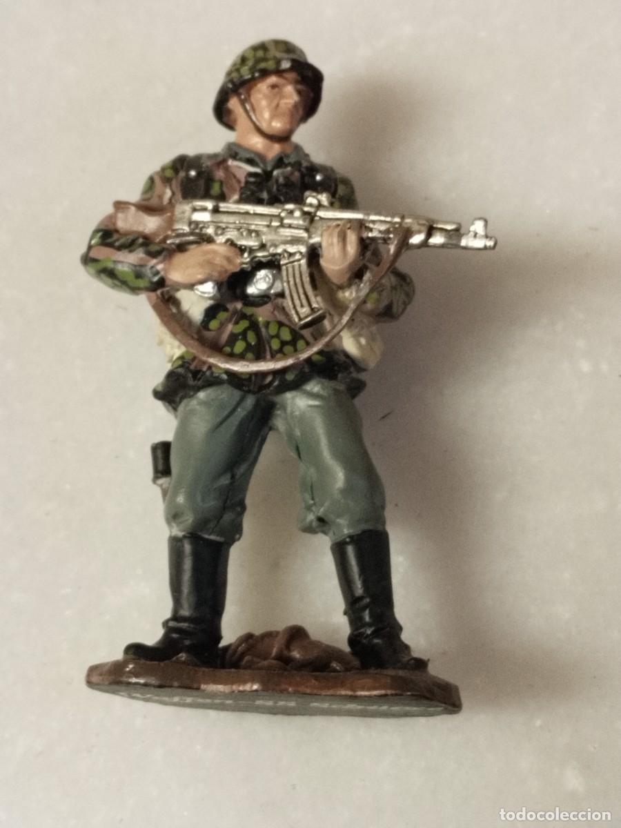 Juguetes antiguos: SOLDADO WAFFEN SS SCH&Uuml;TZE. DE PLOMO