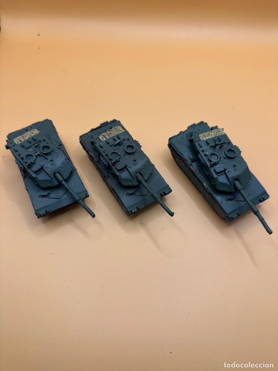 Juguetes antiguos: Lote tanques de plomo