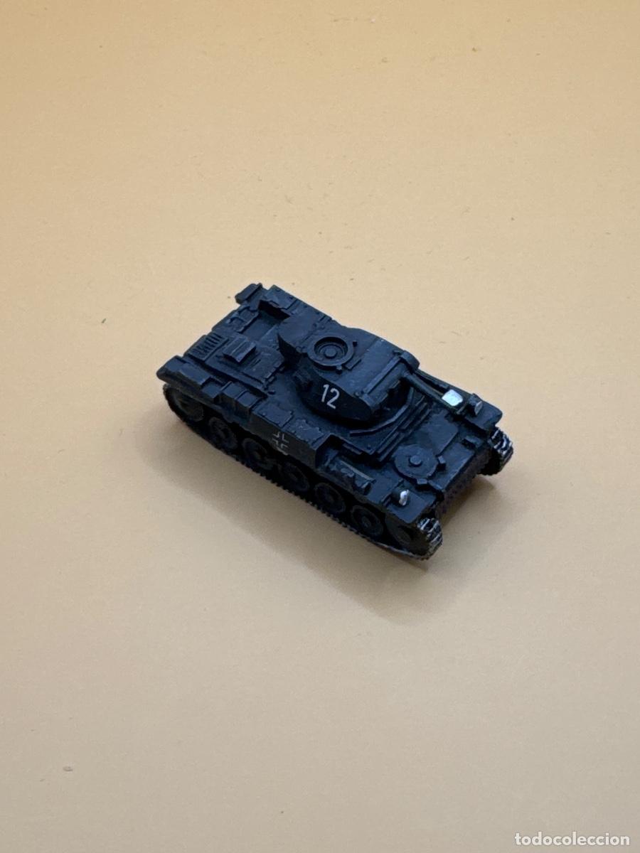 Juguetes antiguos: Tanque alem&aacute;n panzer ww2 de plomo