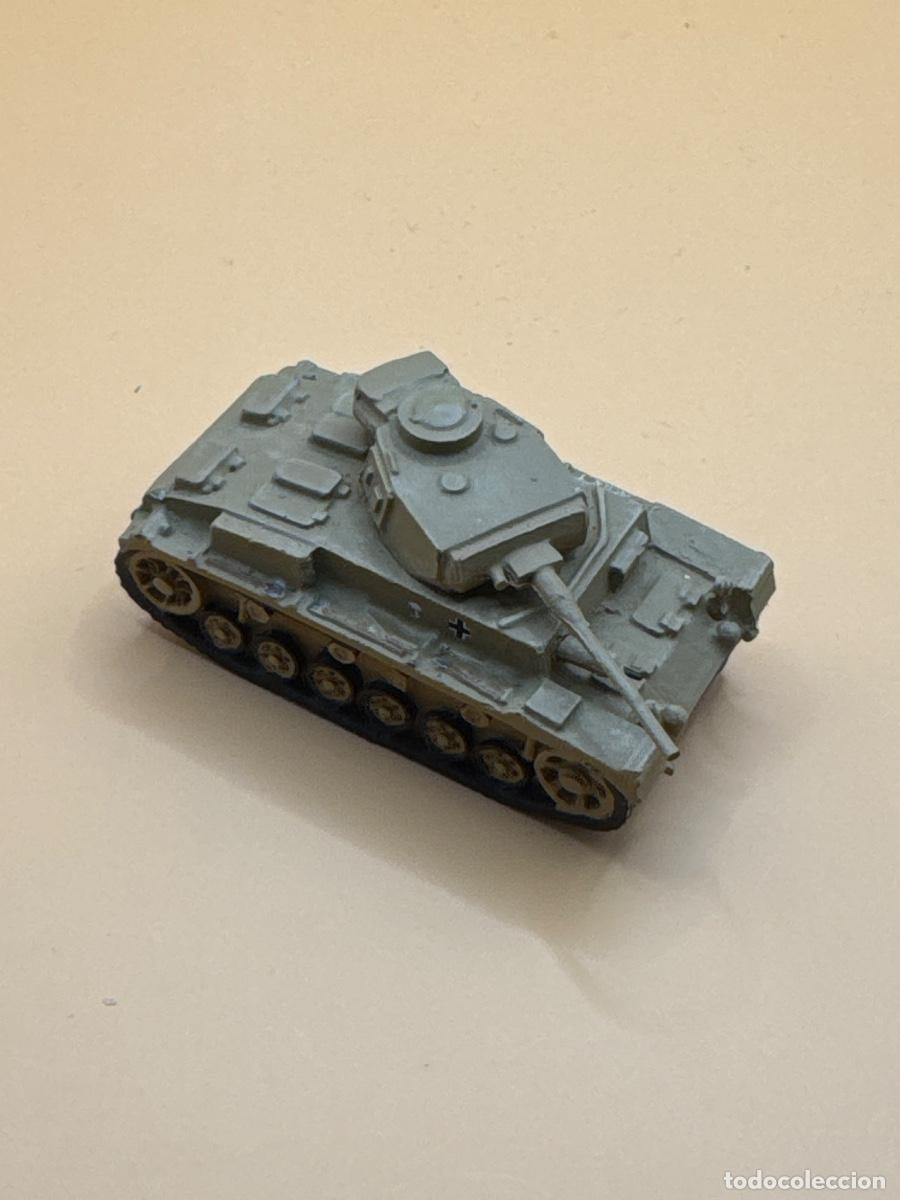 Juguetes antiguos: Tanque alem&aacute;n panzer ww2 de plomo
