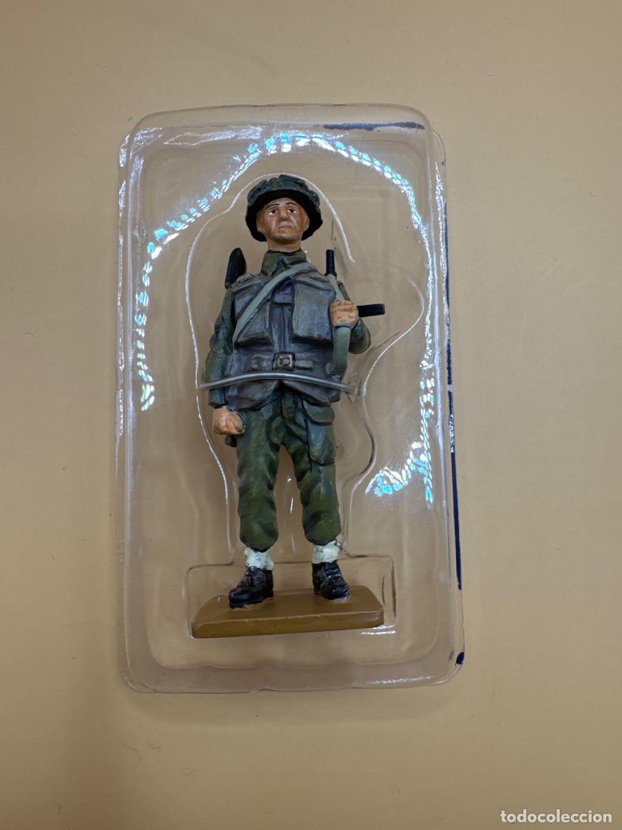 Juguetes antiguos: soldado de plomo SERGEANT ROYAL WINNIPEG RIFLES CANADA 1944 DEL PRADO