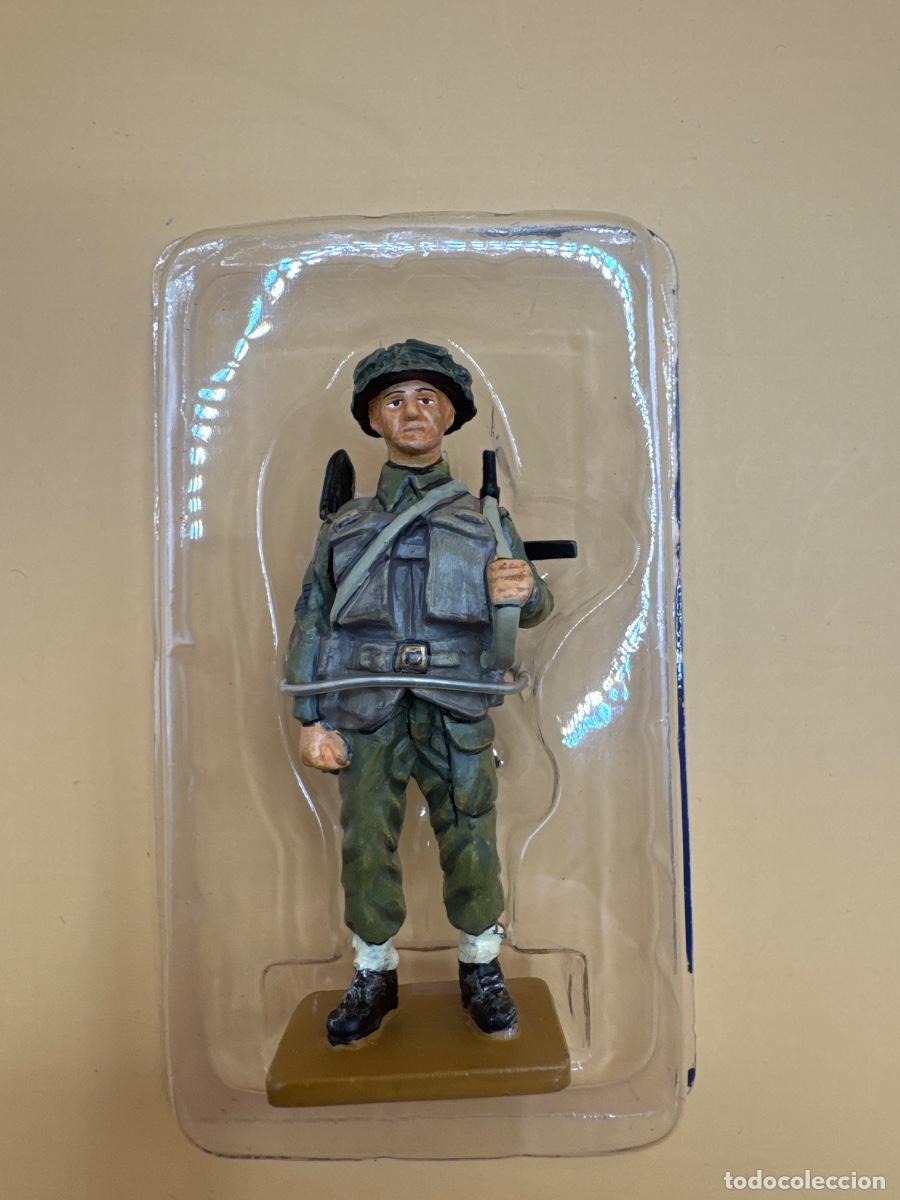 Juguetes antiguos: soldado de plomo SERGEANT ROYAL WINNIPEG RIFLES CANADA 1944 DEL PRADO