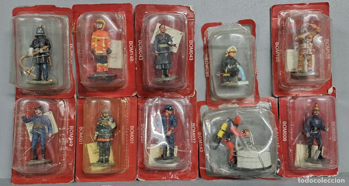 Juguetes antiguos: Lote 10 figuras de plomo Bomberos del Mundo Altaya Del Prado