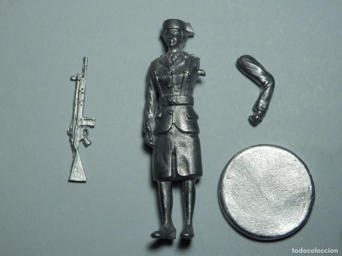Juguetes antiguos: Soldados de plomo Guardia civil femenino 54mm