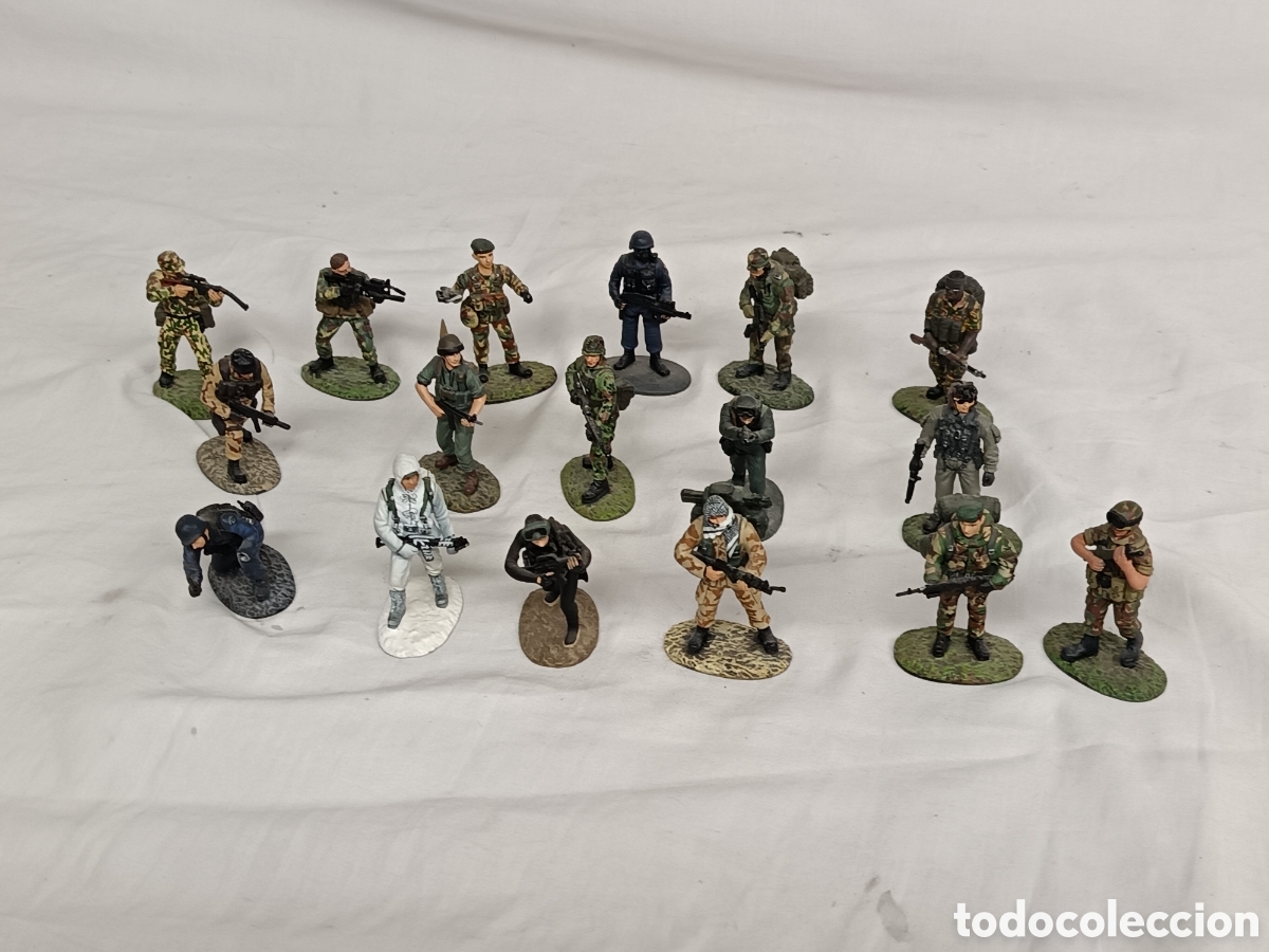 Jogos Antigos: LOTE DE 17 SOLDADITOS DE PLOMO, FUERZAS DE ELITE