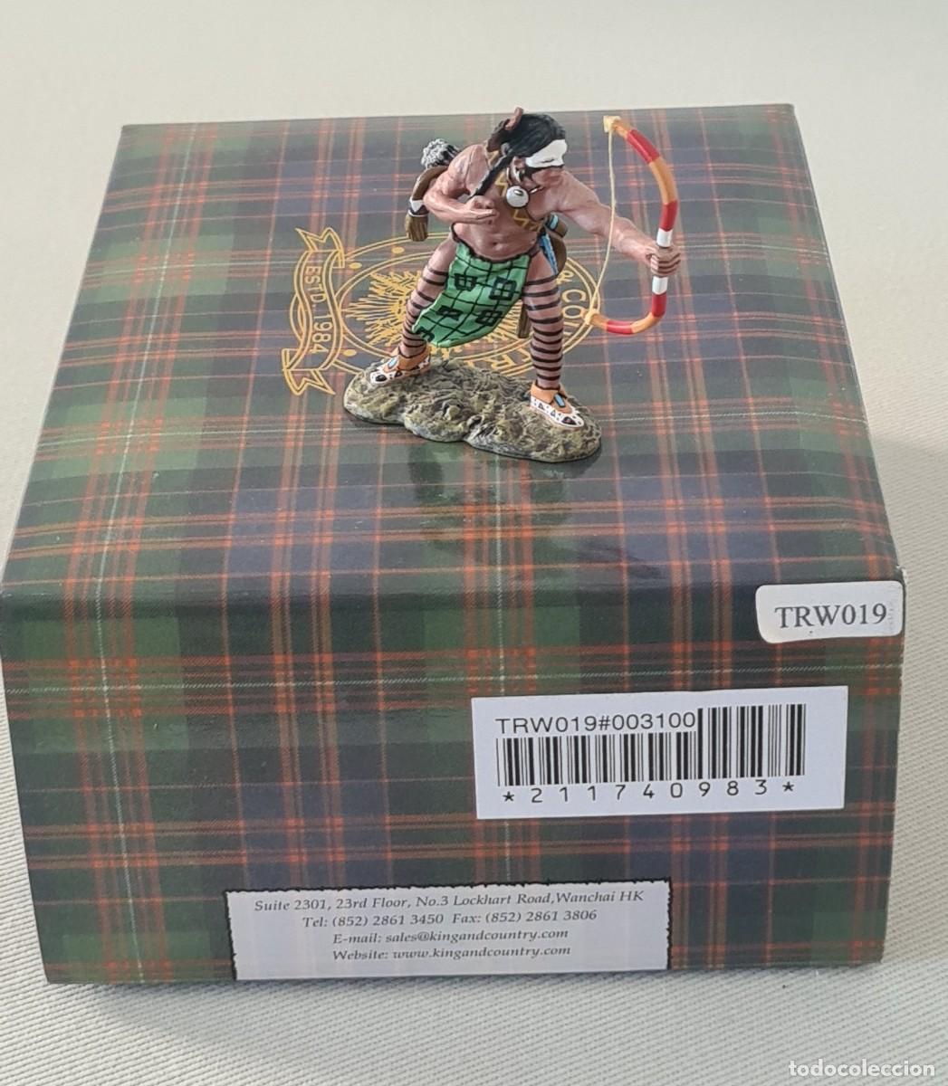 Altes Spielzeug: KING & COUNTRY THE REAL WEST TRW019 WARRIOR FIRING BOW AND ARROW (RETIRED)