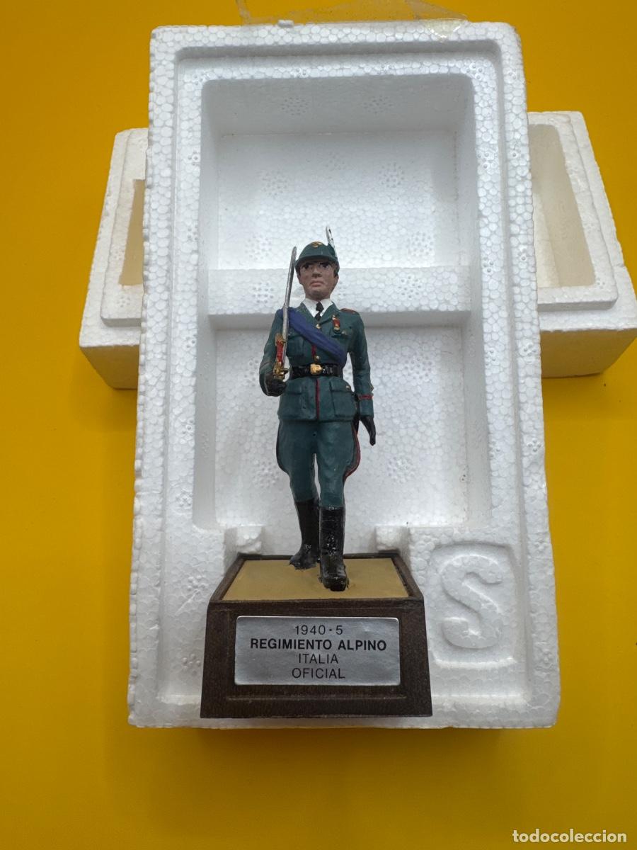 Juguetes antiguos: Soldado de Plomo - oficial regimiento alpino- Marca Soldat - con Caja Original
