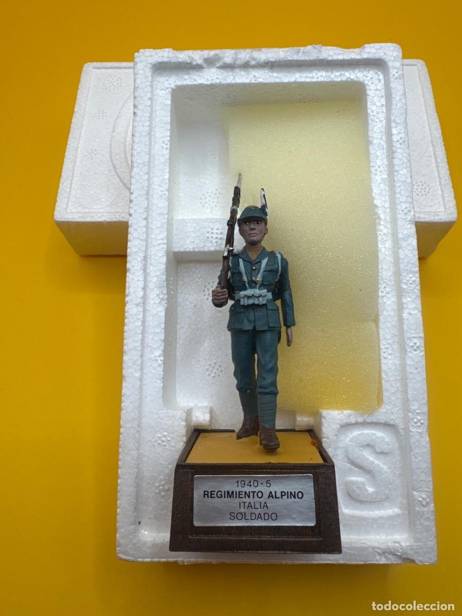 Juguetes antiguos: Soldado de Plomo - soldado regimiento alpino- Marca Soldat - con Caja Original