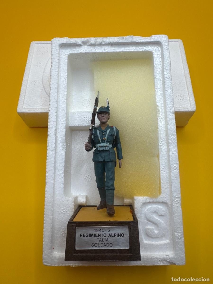 Juguetes antiguos: Soldado de Plomo - soldado regimiento alpino- Marca Soldat - con Caja Original
