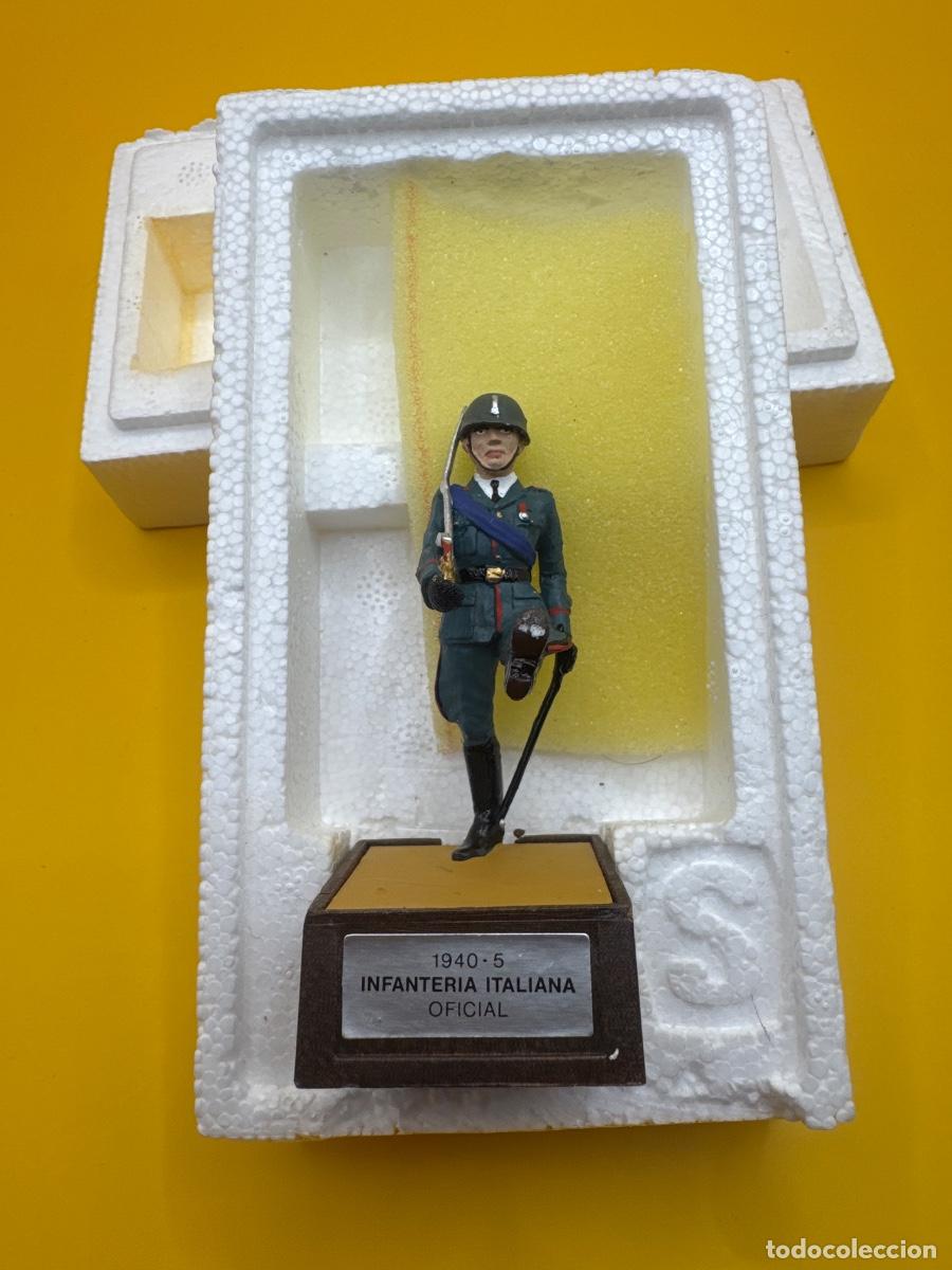 Juguetes antiguos: Soldado de Plomo -desfile oficial infanter&iacute;a italiana- Marca Soldat - con Caja Original