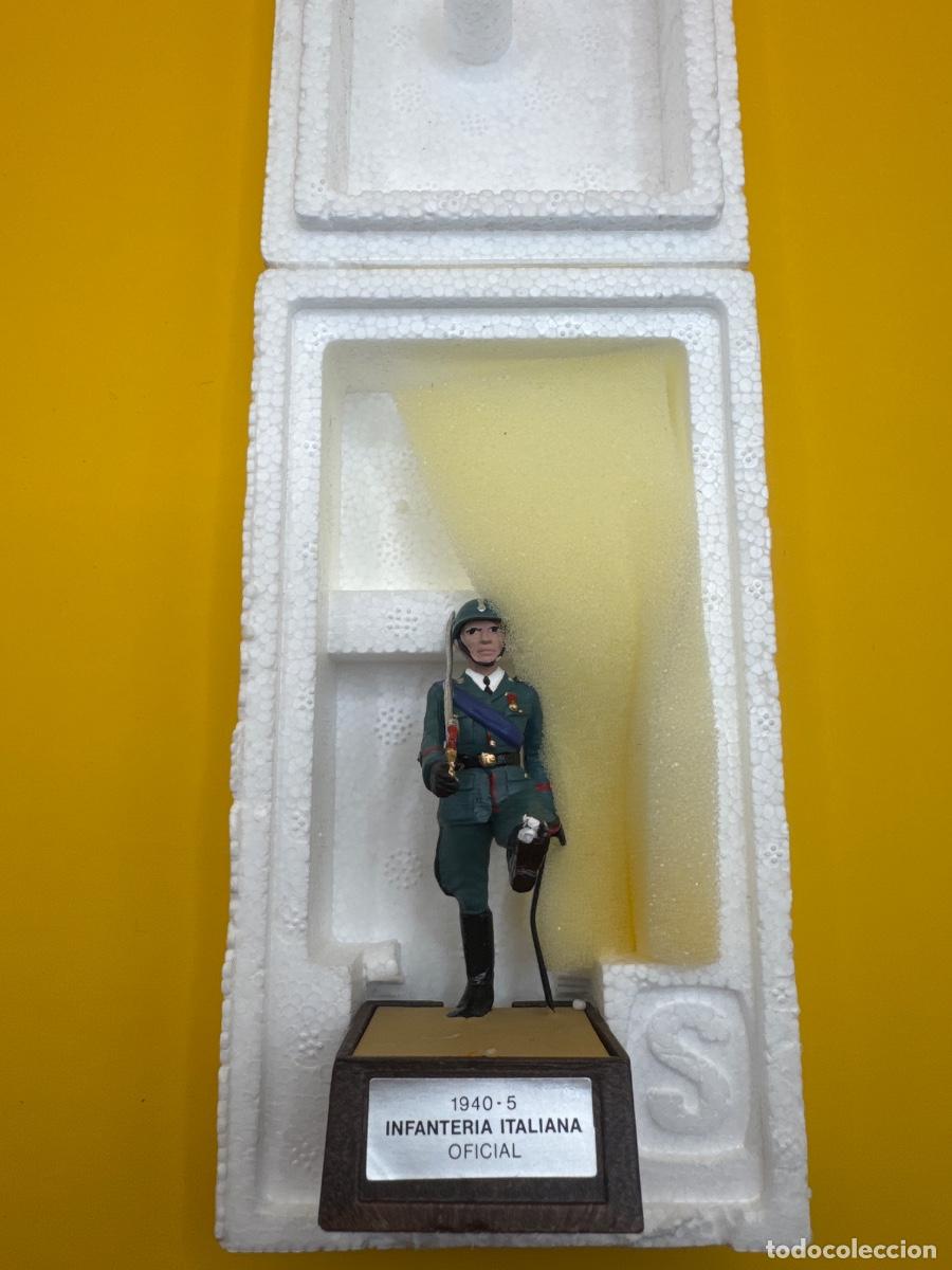 Juguetes antiguos: Soldado de Plomo -desfile oficial infanter&iacute;a italiana- Marca Soldat - con Caja Original
