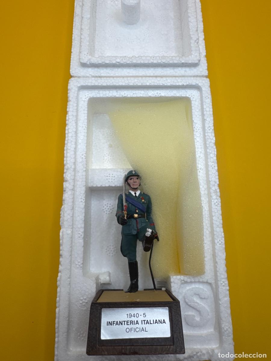 Juguetes antiguos: Soldado de Plomo -desfile oficial infanter&iacute;a italiana- Marca Soldat - con Caja Original