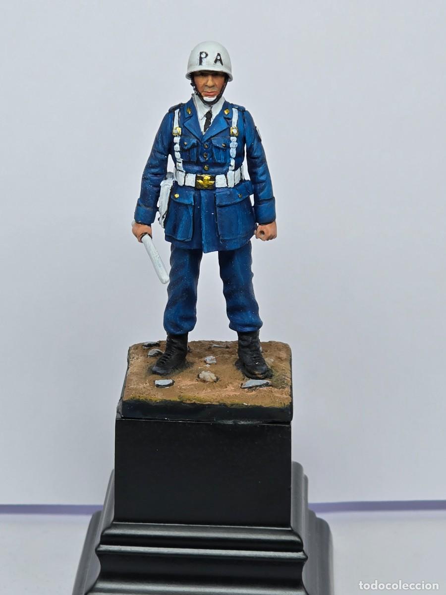 Juguetes antiguos: Figura Polic&iacute;a de Aviaci&oacute;n 1970