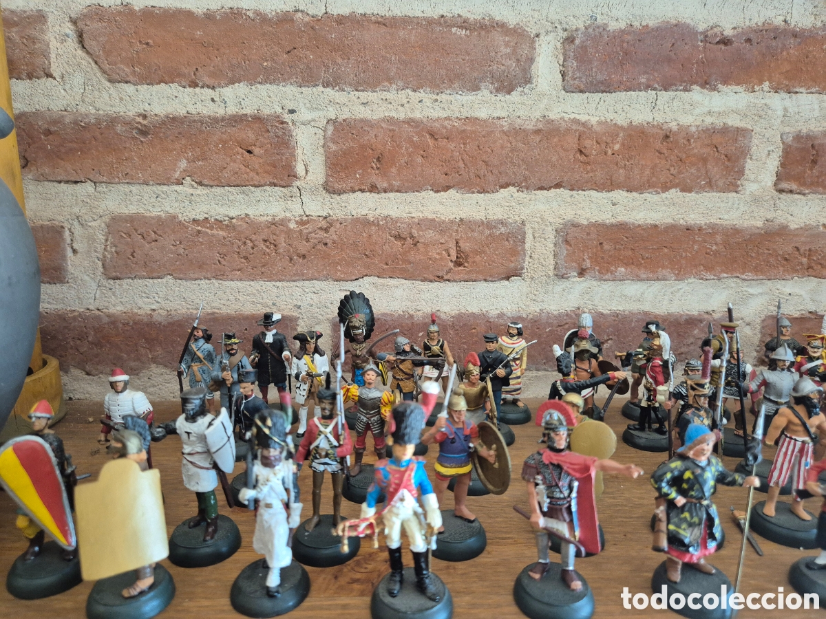 Juguetes antiguos: Coleccion de 80 soldaditos de plomo