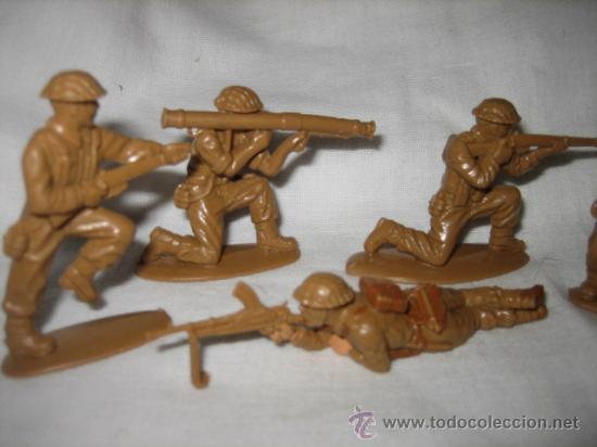 Juguetes antiguos: 5 SOLDADOS - Foto 2