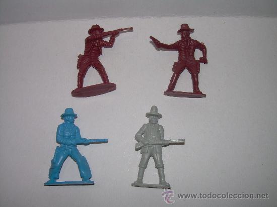Juguetes antiguos: CONJUNTO DE VAQUEROS DE PLASTICO - Foto 1