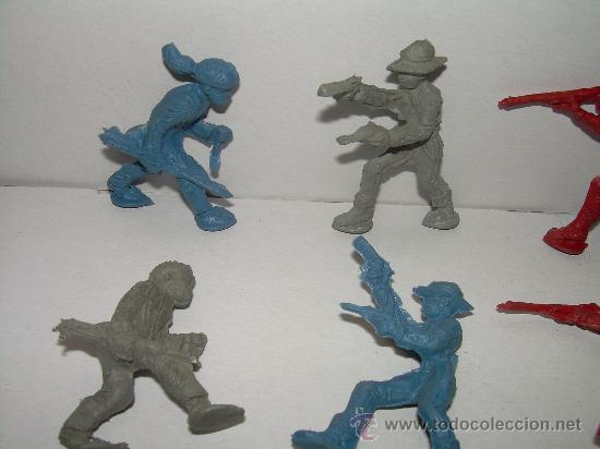 Juguetes antiguos: ANTIGUoS VAQUEROS DE PLASTICO - Foto 2