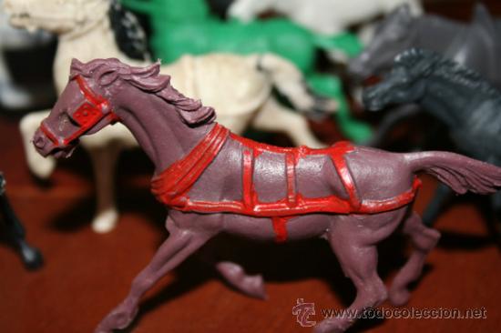 Juguetes antiguos: LOTE CABALLOS. DE PLASTICO. . - Foto 4