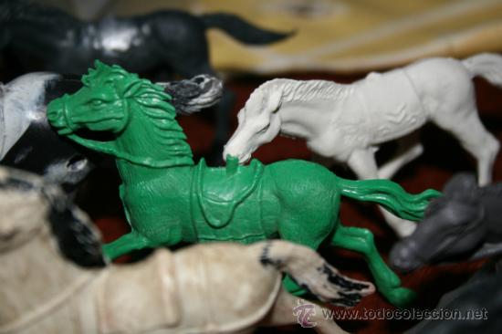 Juguetes antiguos: LOTE CABALLOS. DE PLASTICO. . - Foto 5