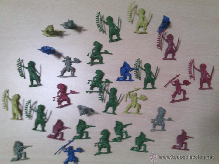 Juguetes antiguos: 30  FIGURAS INDIOS DEL  OESTE AMERICANO - Foto 1